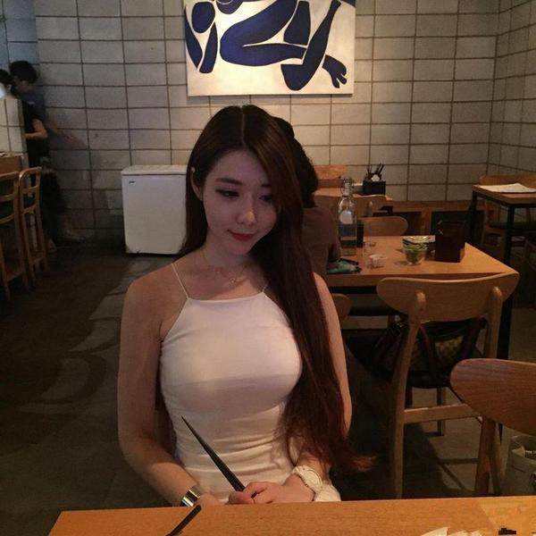 男子想抽烟就给女儿转钱 攒下1万多